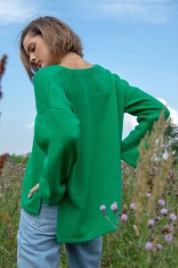 Assymetrisk oversize tröja i grön för dam